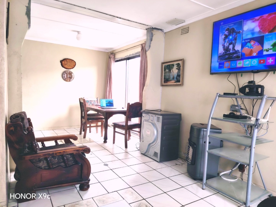 5 Bedroom Property for Sale in Houghton Place Western Cape